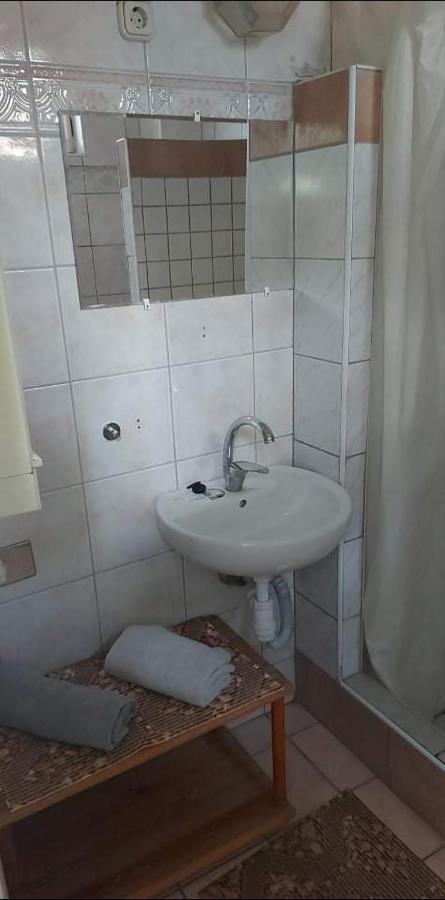 Hotel Badacsonyi Pihenes Privat Berlemeny Badacsonytomaj Exterior foto